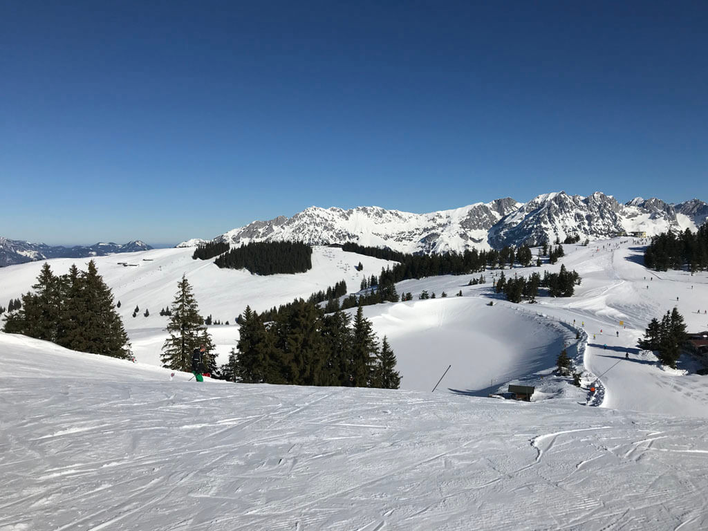 Skigebied Wilder Kaiser heeft mooie brede pistes en een mooie afwisseling qua natuur.