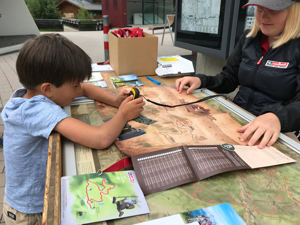 Naast de Kids Hiking Challenge zijn er genoeg andere familiewandelingen, zoals expeditie Kodok waarbij je een schatkaart krijgt.