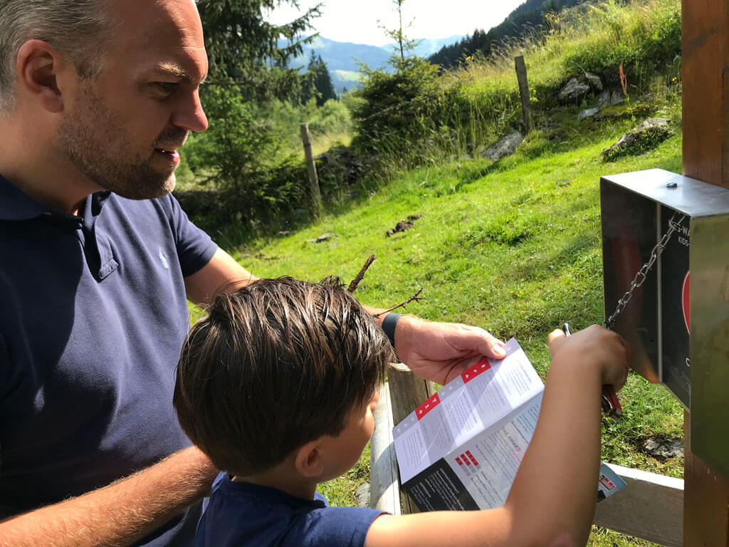 Kindvriendelijk wandelingen in Saalbach Hnterglemm? Die zijn er volop, waaronder de Kids Hiking Challege.