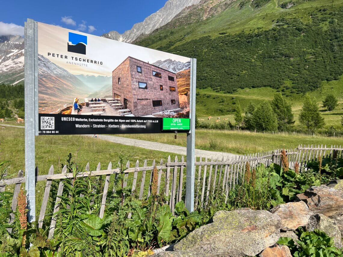De Fafleralp is startpunt van de Langgletsjer wandeling die ook naar de Anenhütte gaat.