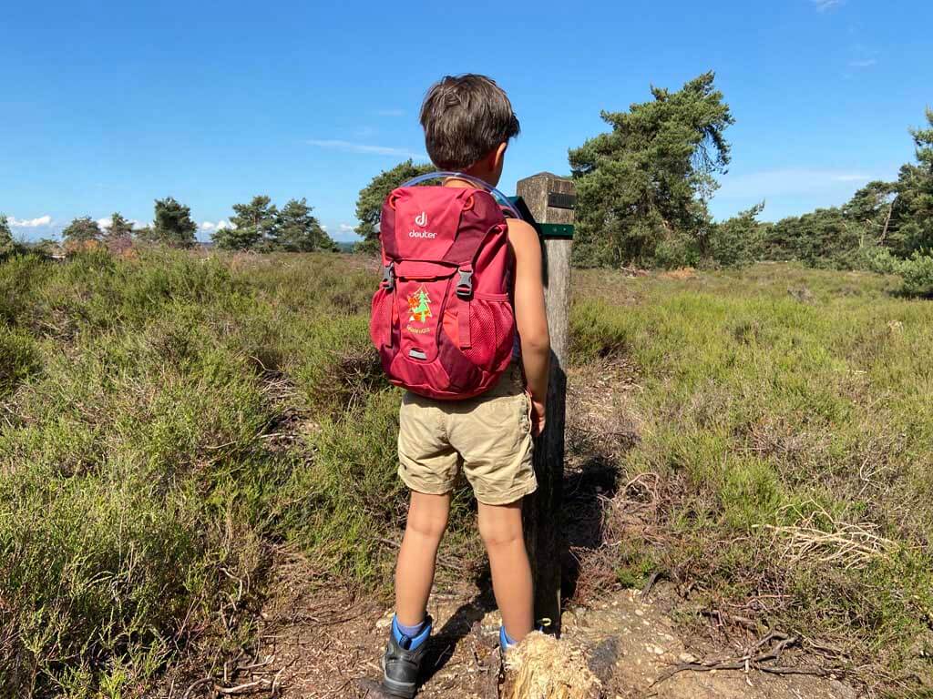 De Waldfuchs kinderrugzak ziet er vrolijk uit en heeft een leuke opdruk.