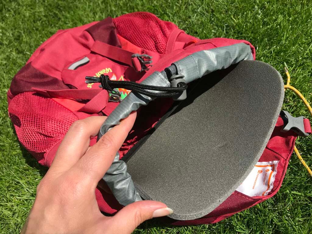 In het grote vak zit een ‘sitting mat’, droog zitten zonder natte billen.