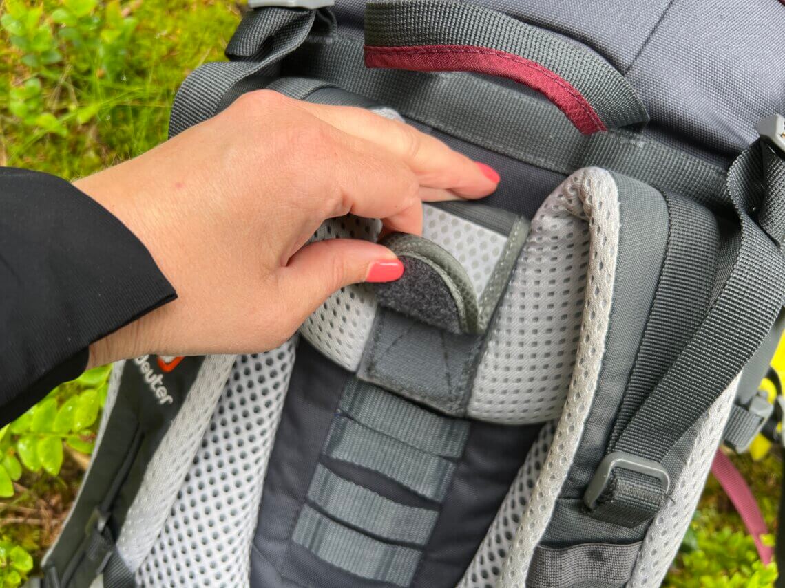 De Deuter Aircontact Lite 45 + 10 SL trekking backpack is zo op maat!
