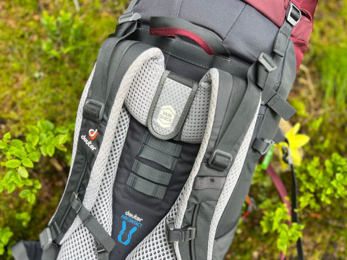 De backpack van Deuter is speciaal ontworpen voor vrouwen.