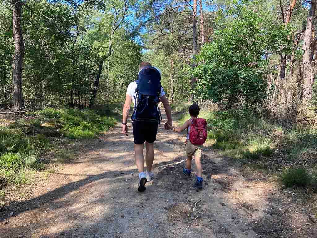 Met de Deuter rugdrager en rugtassen is het comfortabel wandelen.