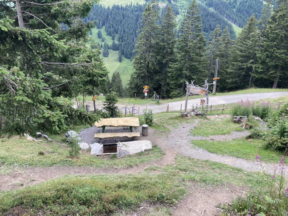 Bij het kabouterhuisje is ook een mooie picknickplek.