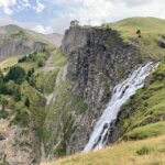 Bij de start van de wandeling hebben we al prachtig uitzicht op de waterval van 600 meter hoog.