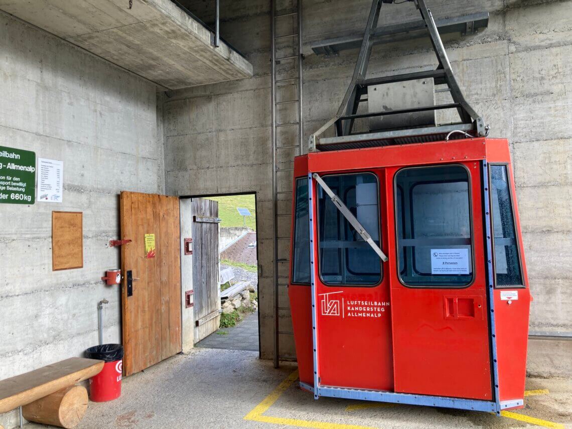 Kandersteg met kinderen, ga dan ook naar de Allmenalp. De kleine Luftseilbahn bedien je op de terugweg zelf.