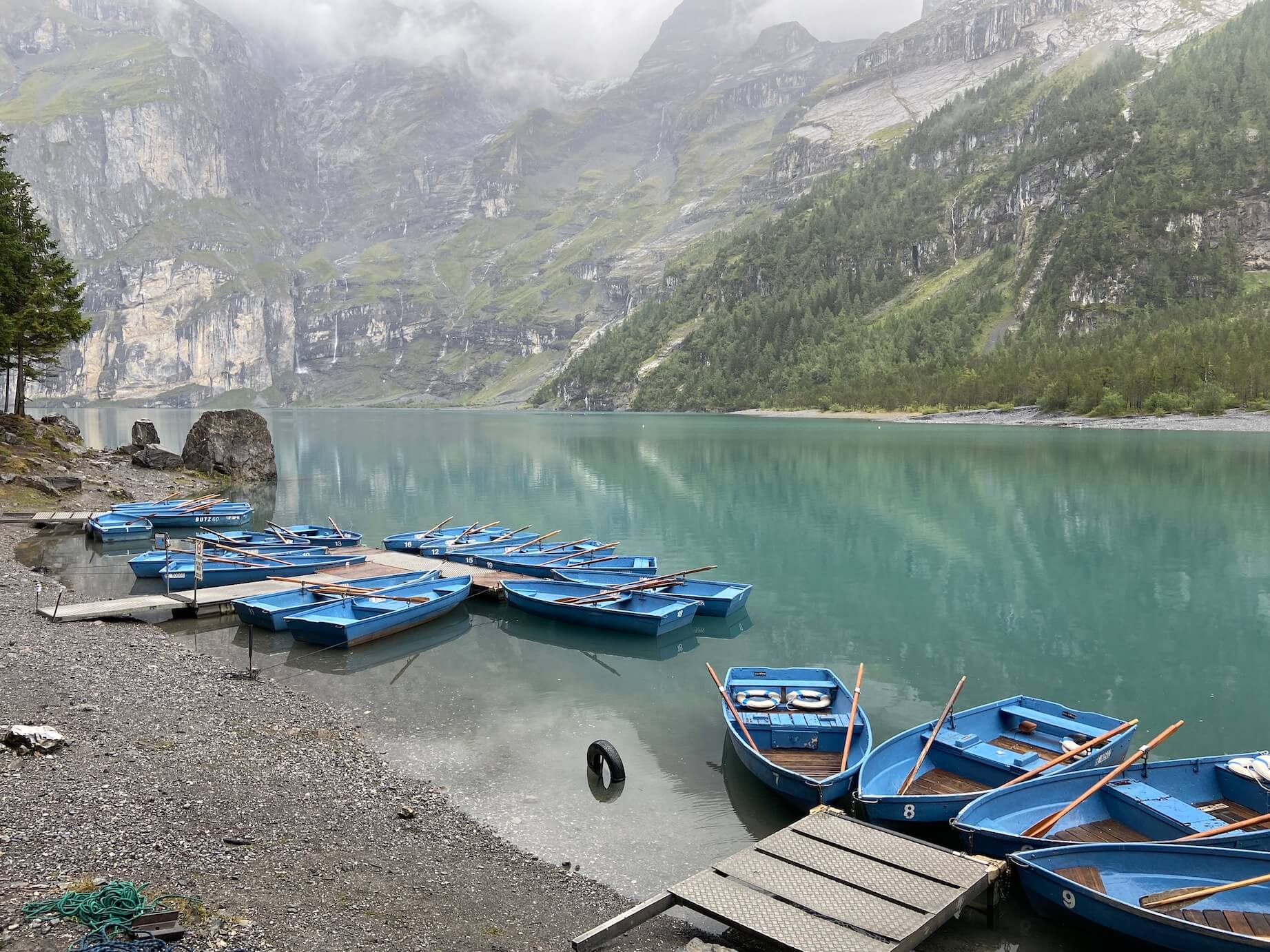 Je kunt bij de Oechinensee ook een roeiboot huren.