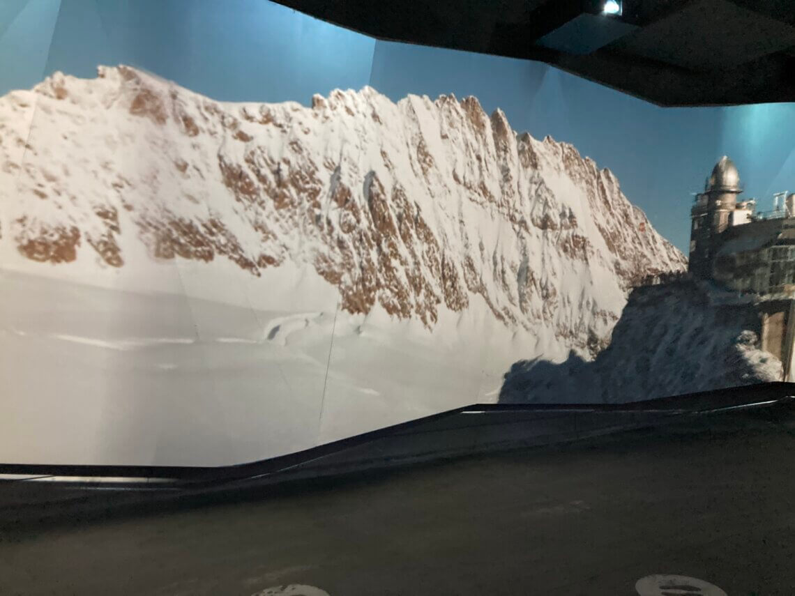 Bij de 360 graden panorama ben je omringd door prachtige filmbeelden van de Jungfraujoch.