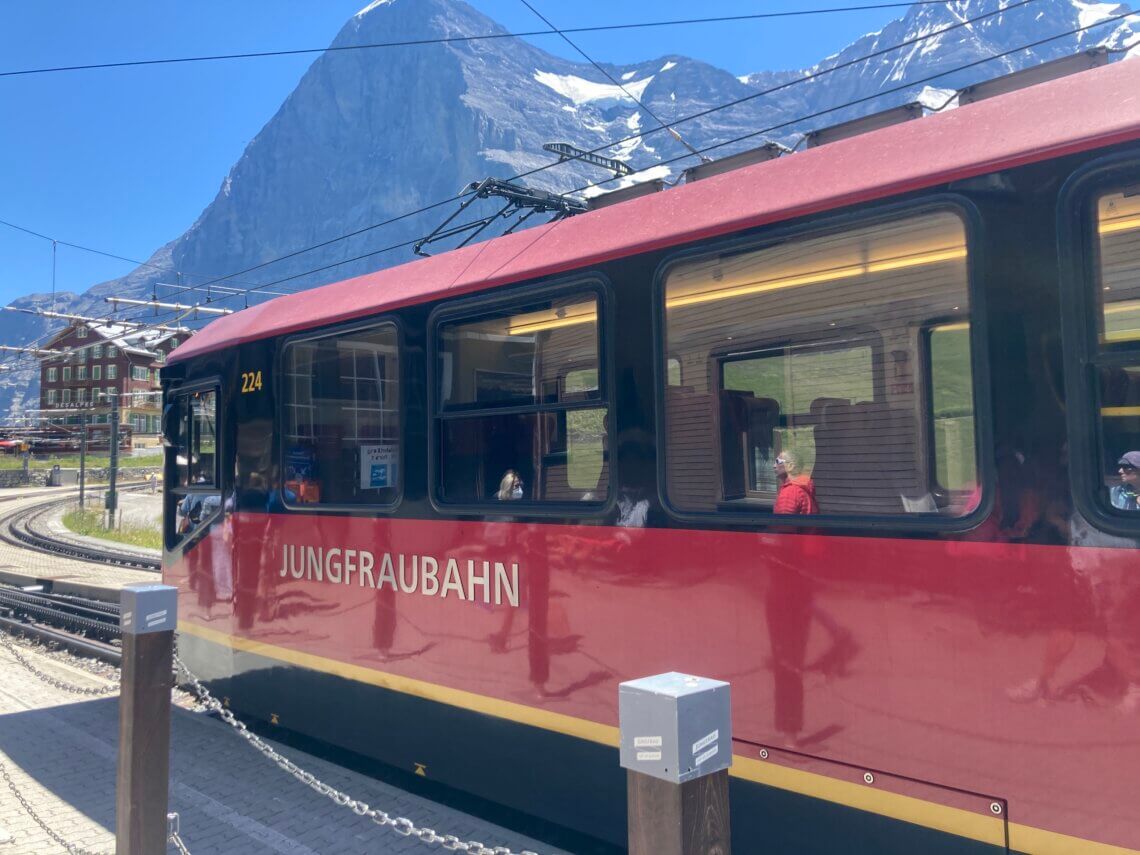 De bergbanen in de Jungfrauregio als losse tickets zijn erg kostbaar, een Top of Europe card kopen is veel voordeliger.