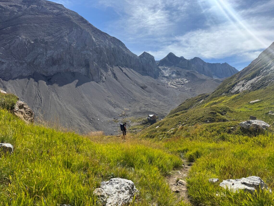 In de verte zien we de Wildhornhütte al liggen!