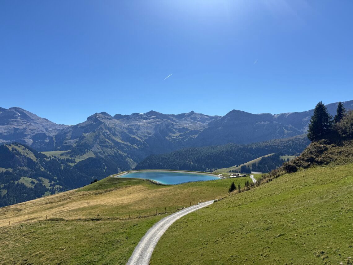 We starten bij bergstation Leiterli bij Lenk.