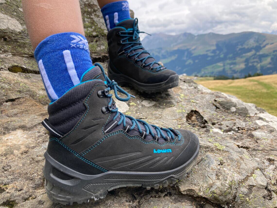 De Lowa Cadin GTX Mid Junior wandelschoenen hebben een uitstekende pasvorm maar zien er ook stoer uit! 