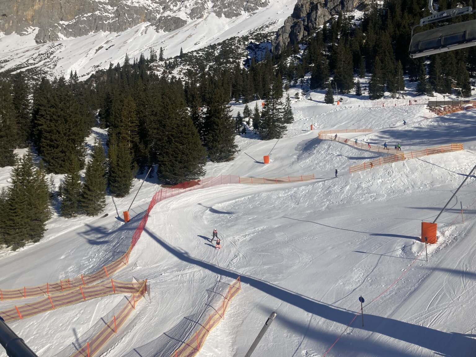 Skigebied Ehrwald in Oostenrijk een kindvriendelijk wintersportgebied met kinderopvang aan de