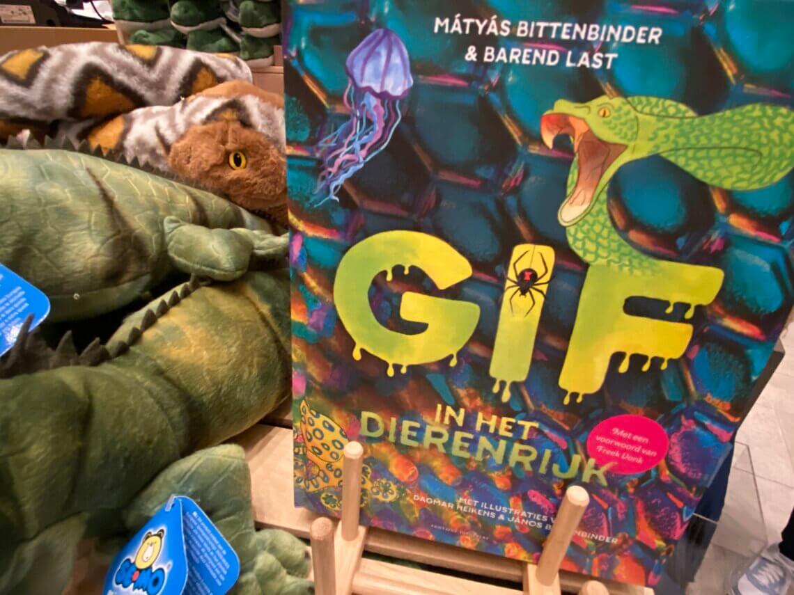 Het boek Gif gaat over al het gif in de natuur, met een voorwoord van Freek Vonk.