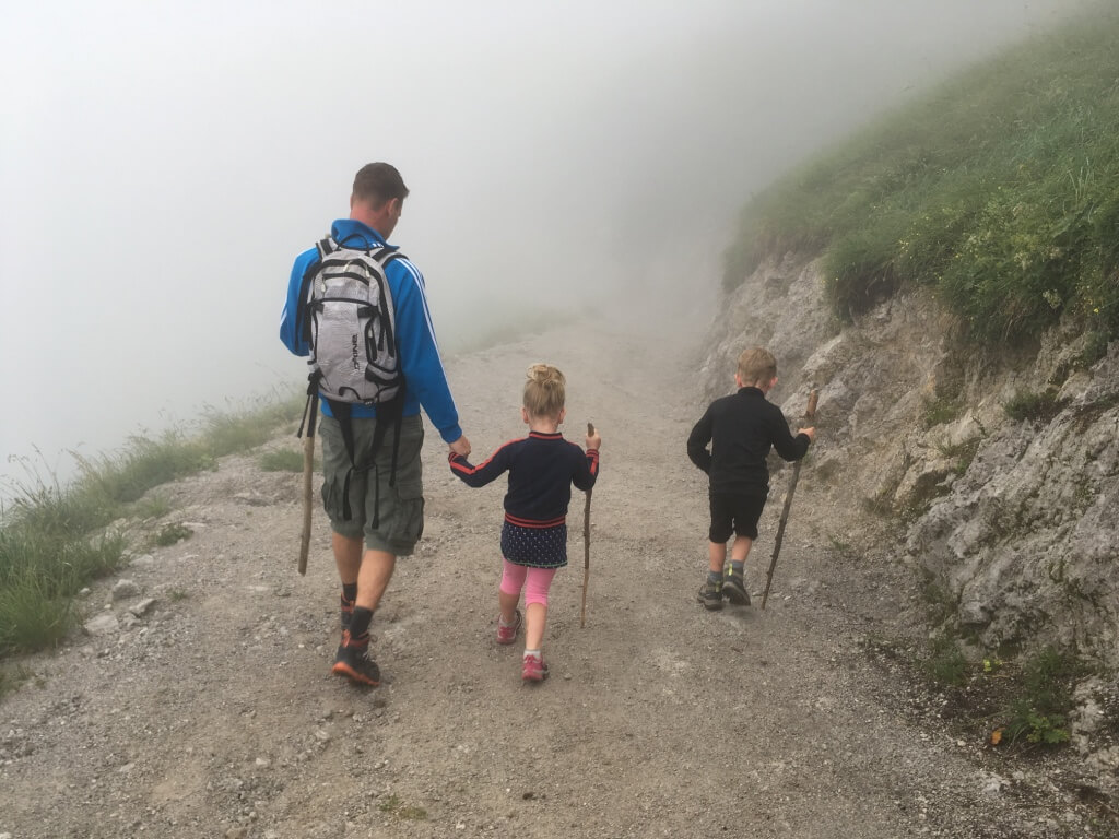 In de zomervakantie kan je zeker wel eens pech hebben met het weer, maar vaak klaart het ook weer gauw op en het heeft eigenlijk ook wel iets. 