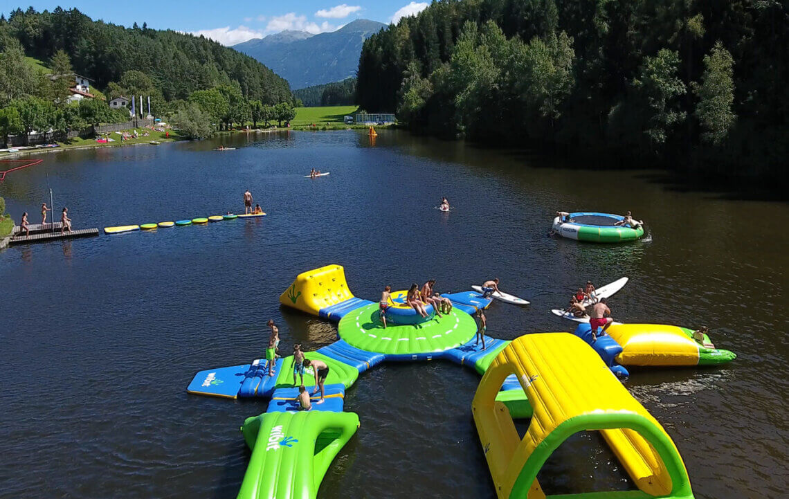 Een grote plus is het zwemmeer bij de camping de Nattere See, hier is van alles te doen! 