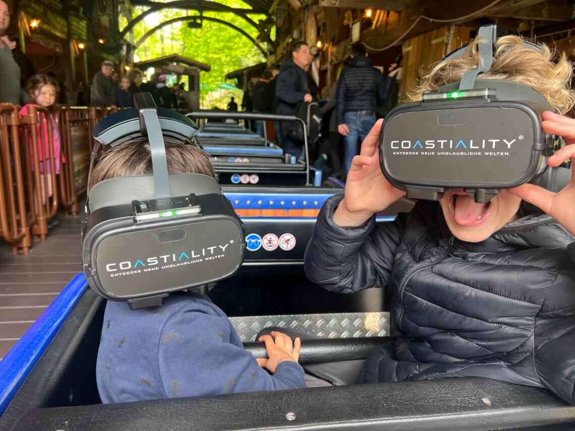 Bij de Alpenexpress 'Enzian' kan je ook tegen betaling een VR bril opzetten.