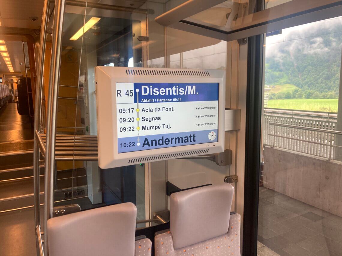 Voor onze huttentocht in Graubünden in Zwitserland nemen we eerst de trein richting Andermatt.