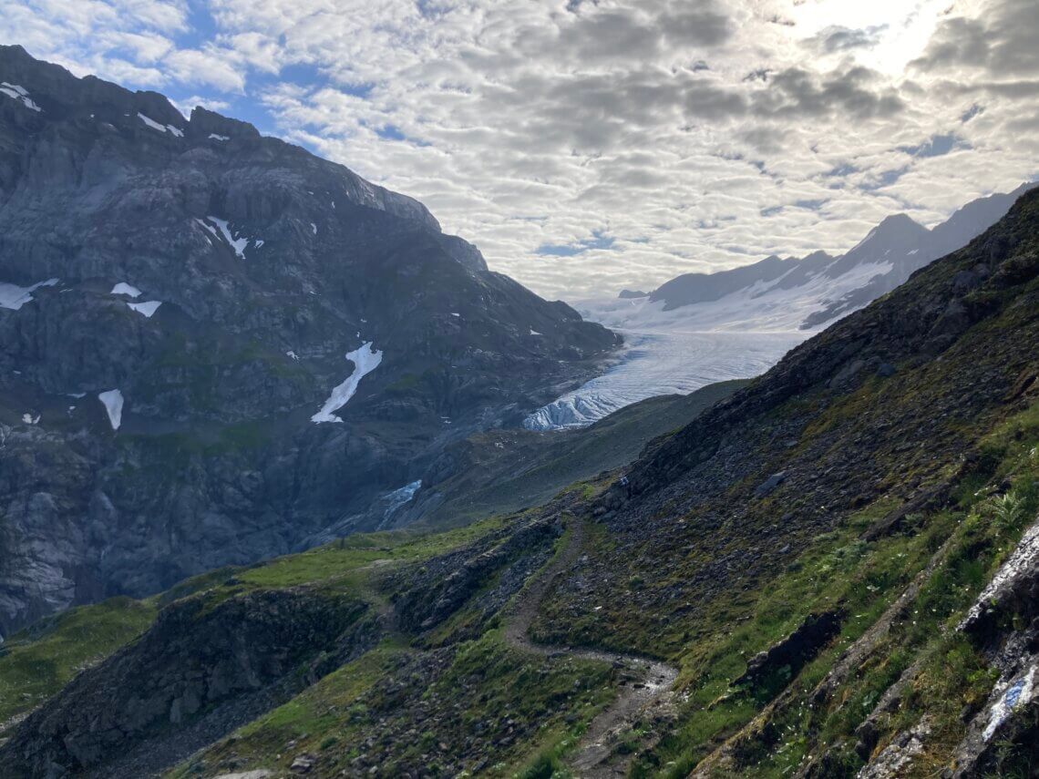 Vanaf de Hufihutte kan je in zo'n half uur nog naar de gletsjer lopen, want maar dat slaan we over, we hebben nog een behoorlijk wandeling voor de boeg.