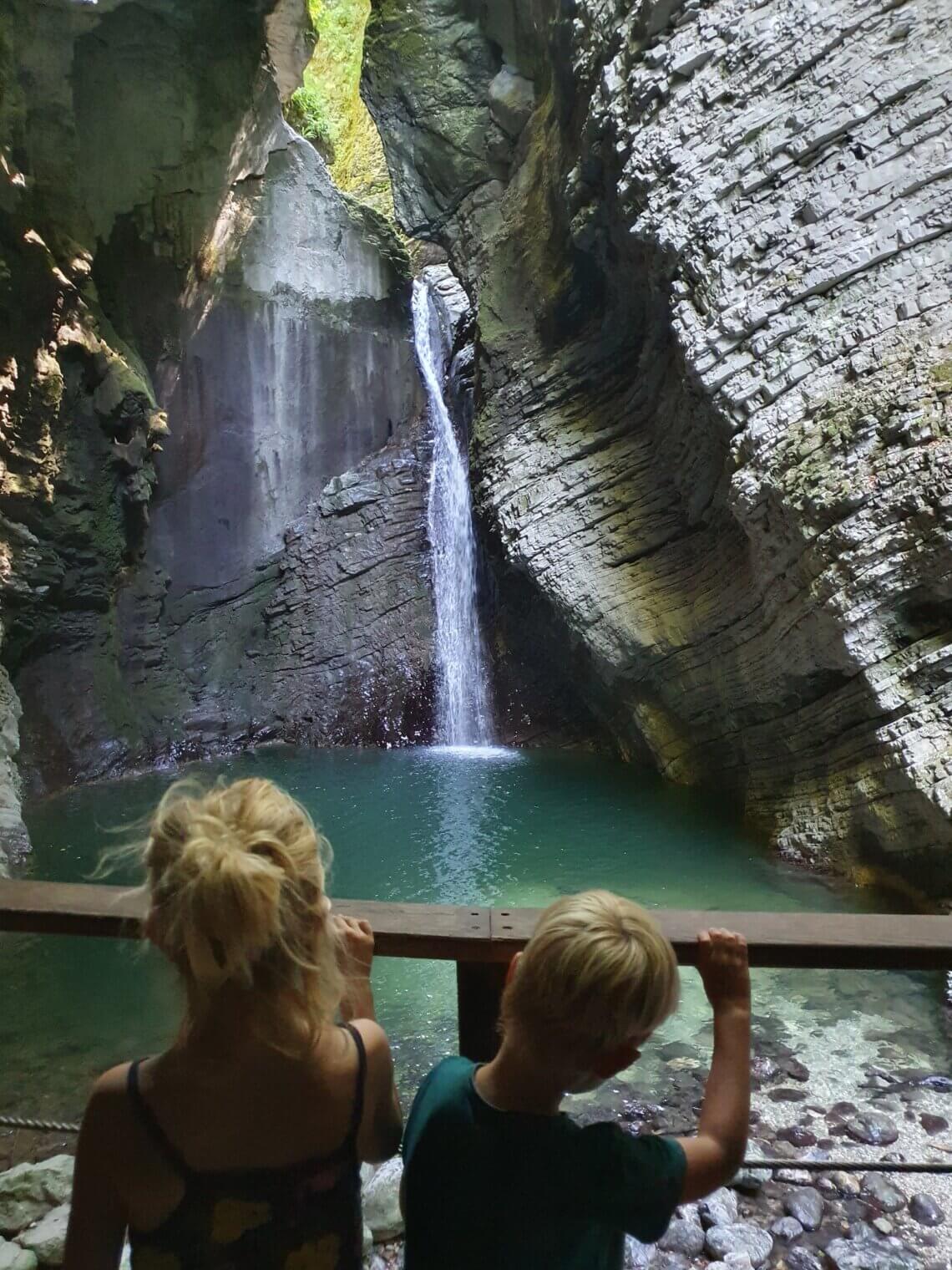 De Kozjak waterval in Slovenië.