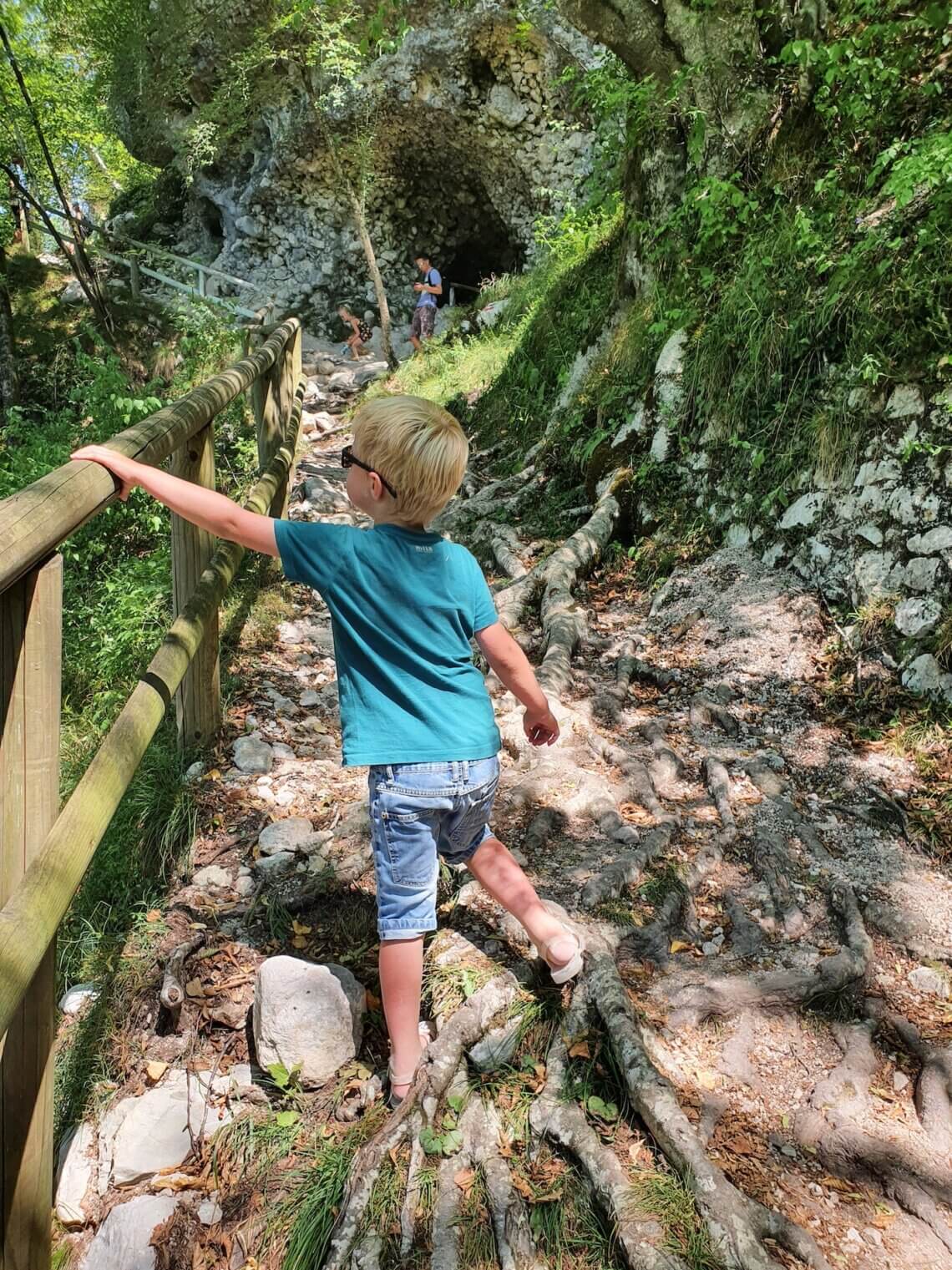 Onderweg naar de Kozjak waterval in Slovenië.