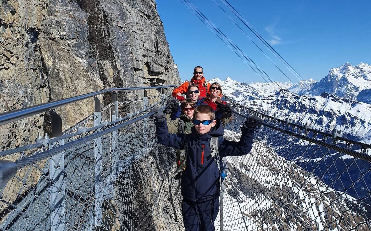 Bij de Schilthorn doen we de Thrill Walk.