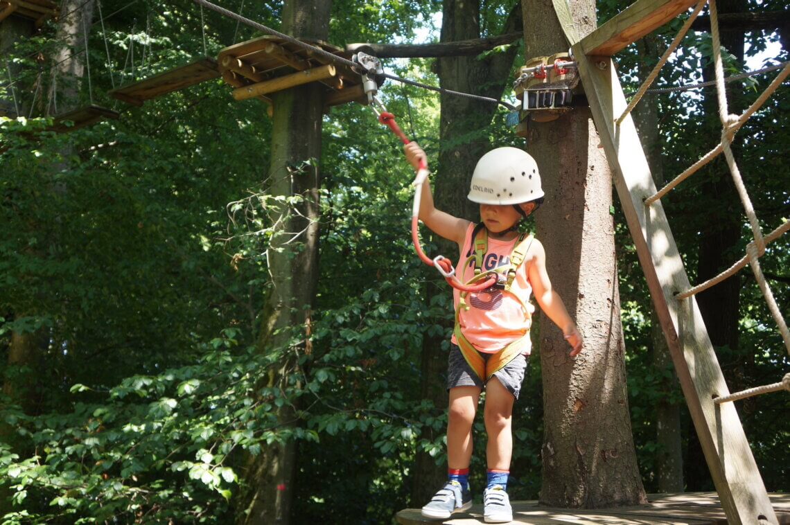 Naar de Bodensee met kinderen, dan is een uitje naar een klimpark ook erg leuk. 