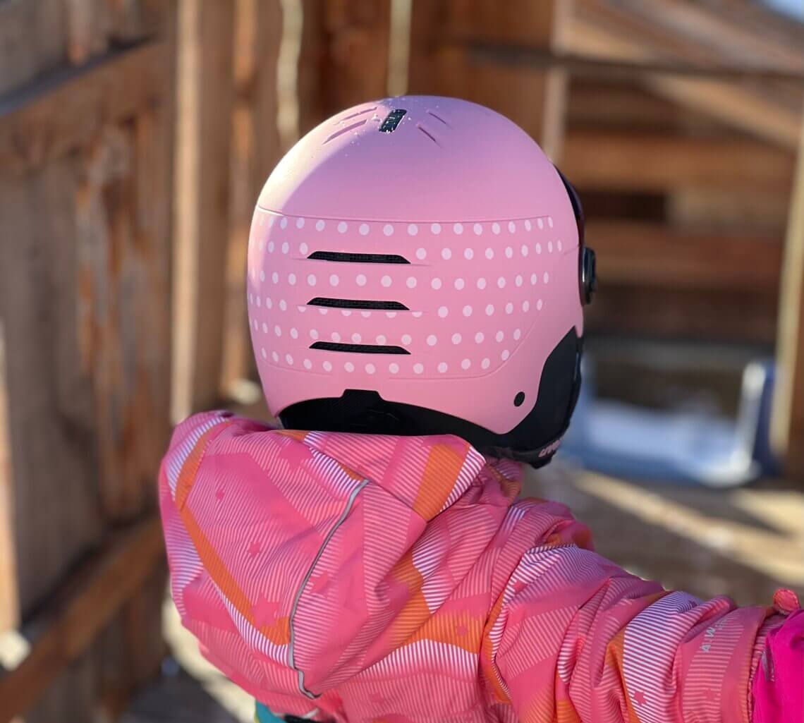 De Junior Rocket Visor Pink heeft een mooi design en sluit goed aan, zelfde bij de kleinste kindjes.