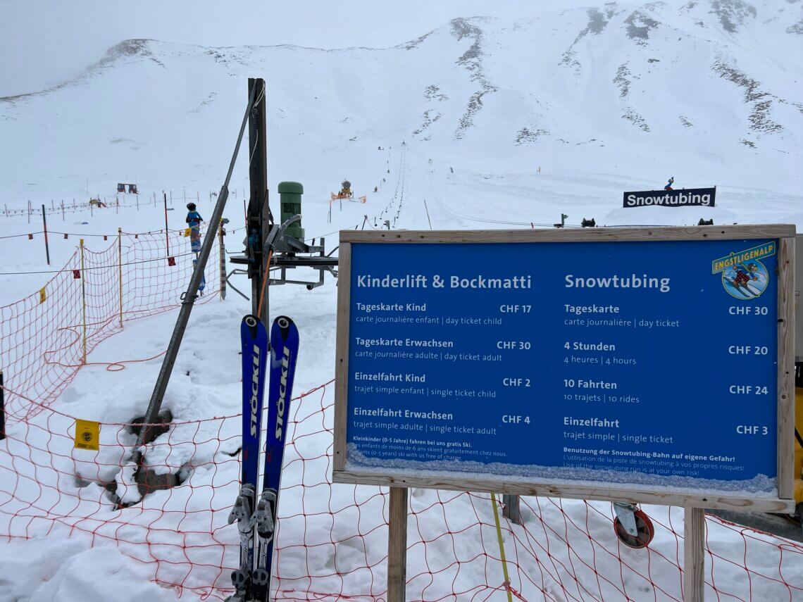 De Engstligenalp heeft een leuk kinderland waar je ook kunt snowtuben.