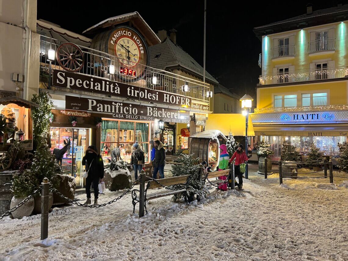 Ortisei is een gezellige plaats, zeker in de december maand.