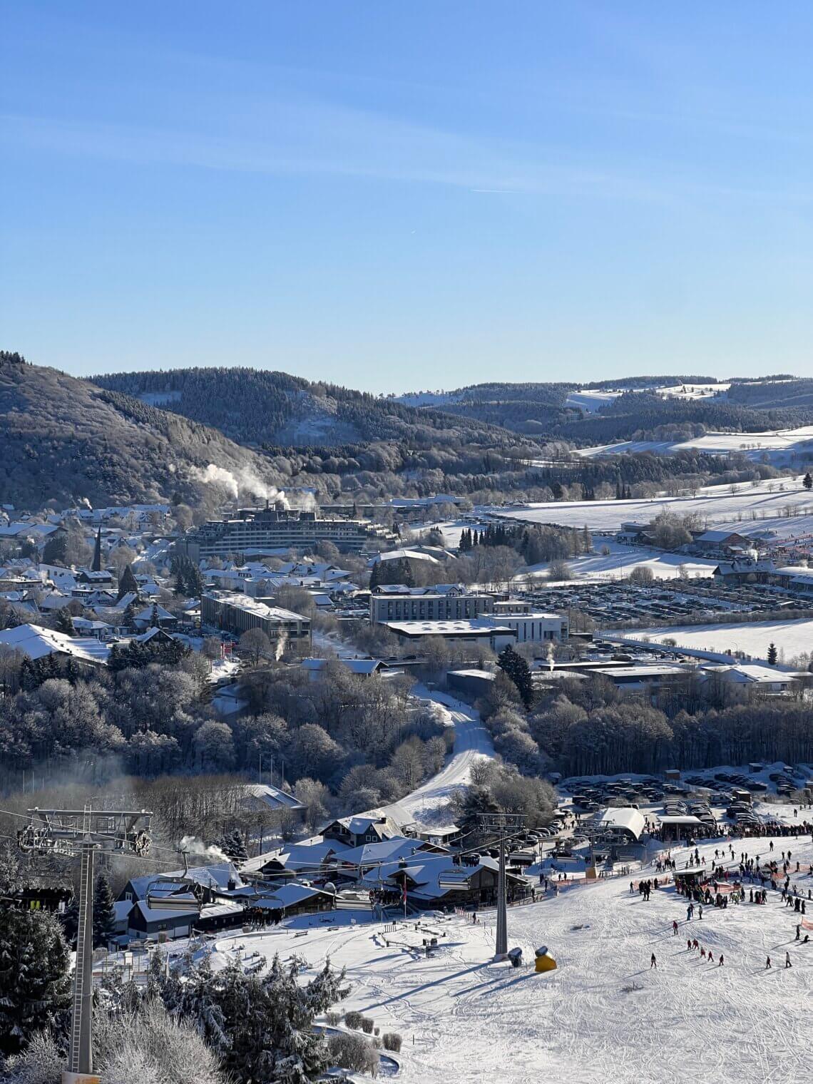 In het dal ligt onderaan piste 17 het kinderland van Ritzhagen.