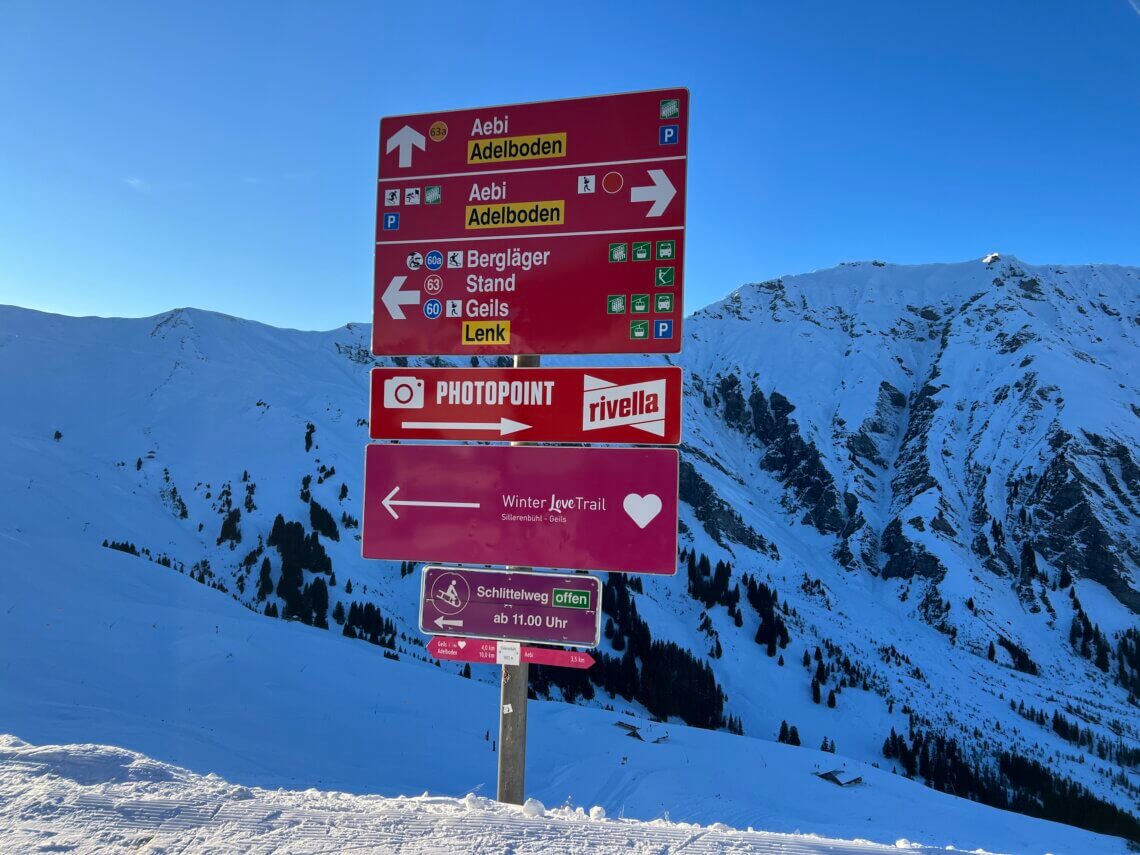 Skigebied Adelboden-Lenk heeft in totaal 180 kilometer aangesloten skipiste.