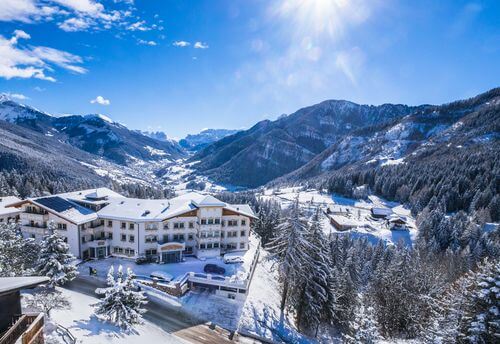 Hotel Scherlin is een heerlijk familiehotel nabij de Seiseralm en Ortisei.