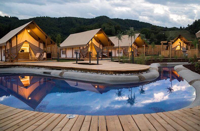 Glamping Terme Olimia is gelegen naast een groot waterpark in Slovenië.