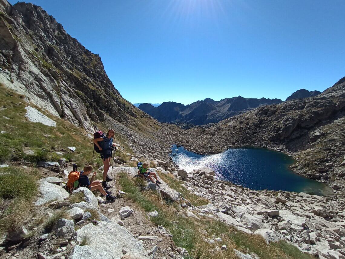 De landschappen zijn echt prachtig tijdens onze huttentocht in de Pyreneeën.