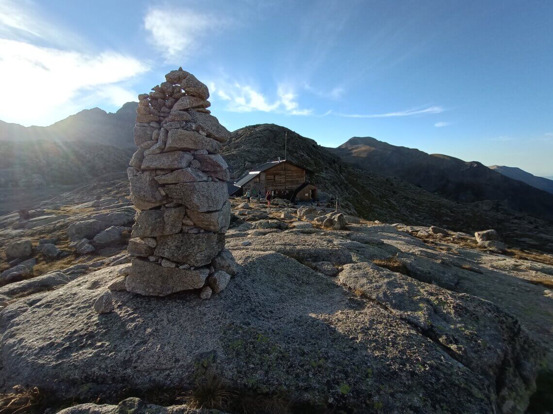 De Rifugio Columina (2420m) is de eerste berghut waar we overnachten tijdens onze huttentocht in de Pyreneeën.