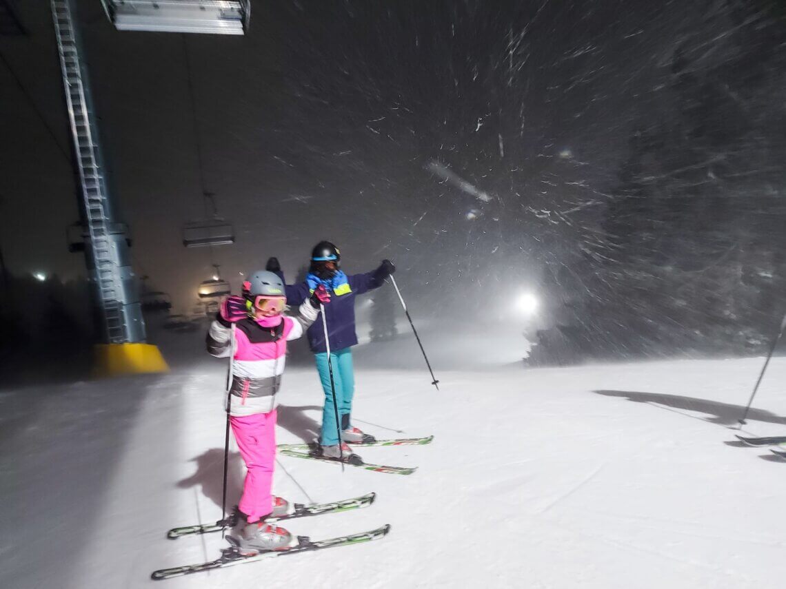 Landal Winterberg ligt aan de skipiste en op dinsdag en vrijdagavond kan je avondskiën.