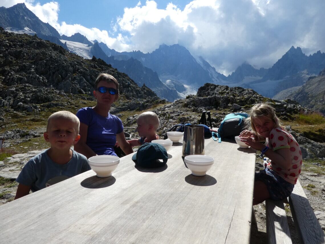 Genieten tijdens onze huttentocht in Wallis in Zwitserland.