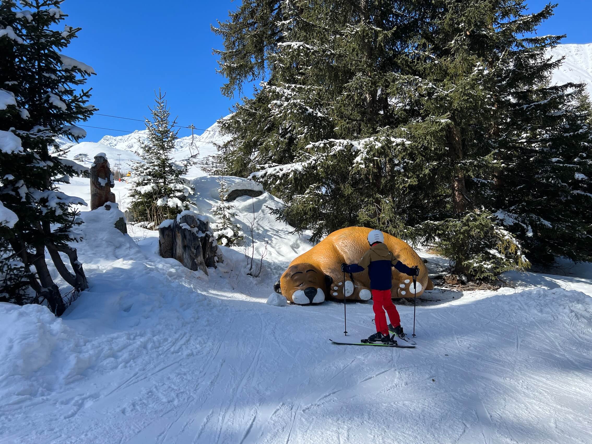 Ook de thematische kinderpiste Murmliweg moet je zeker doen in Skigebied Serfaus-Fiss-Ladis.