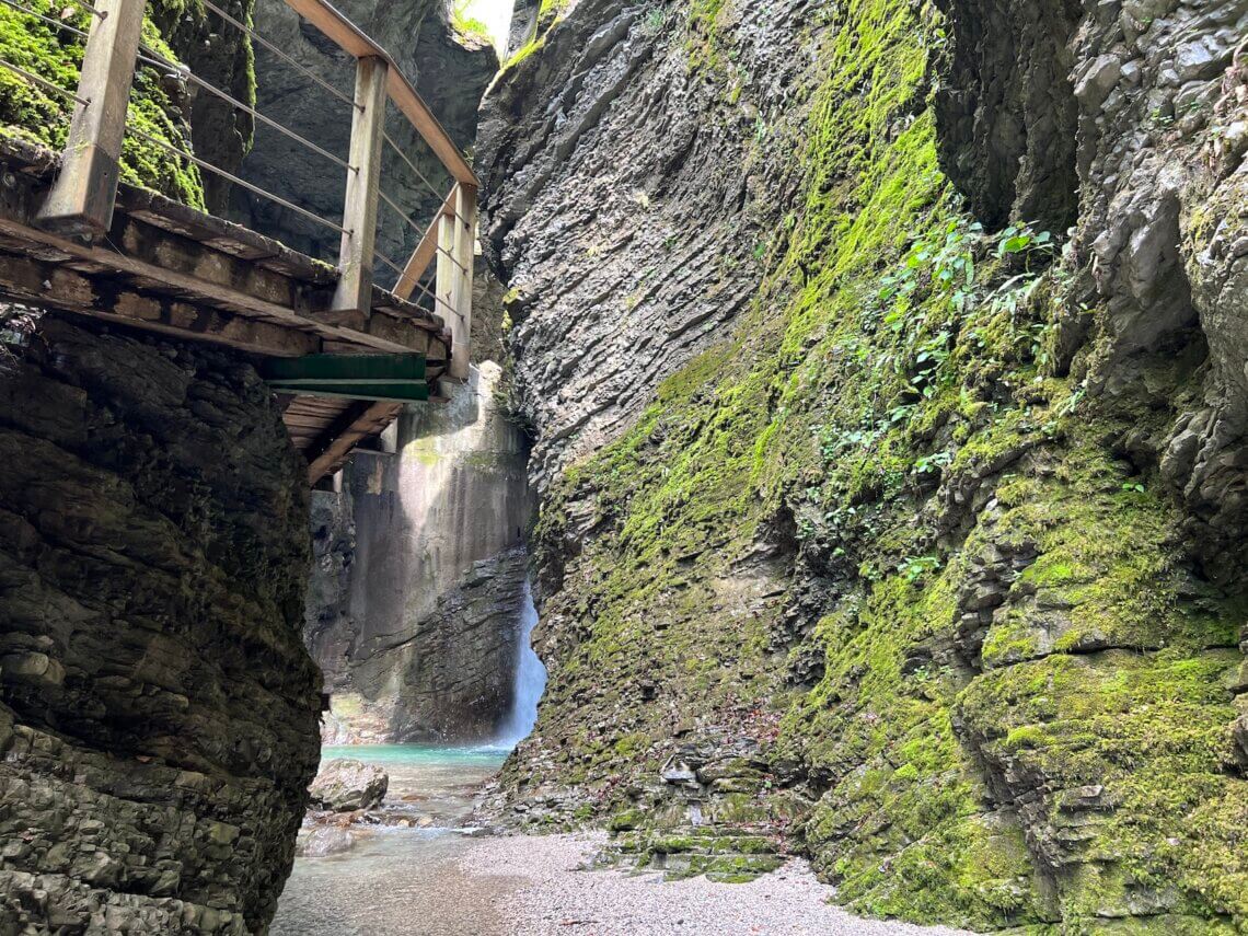 En dan om het hoekje is daar de prachtige Kozjak waterval. 