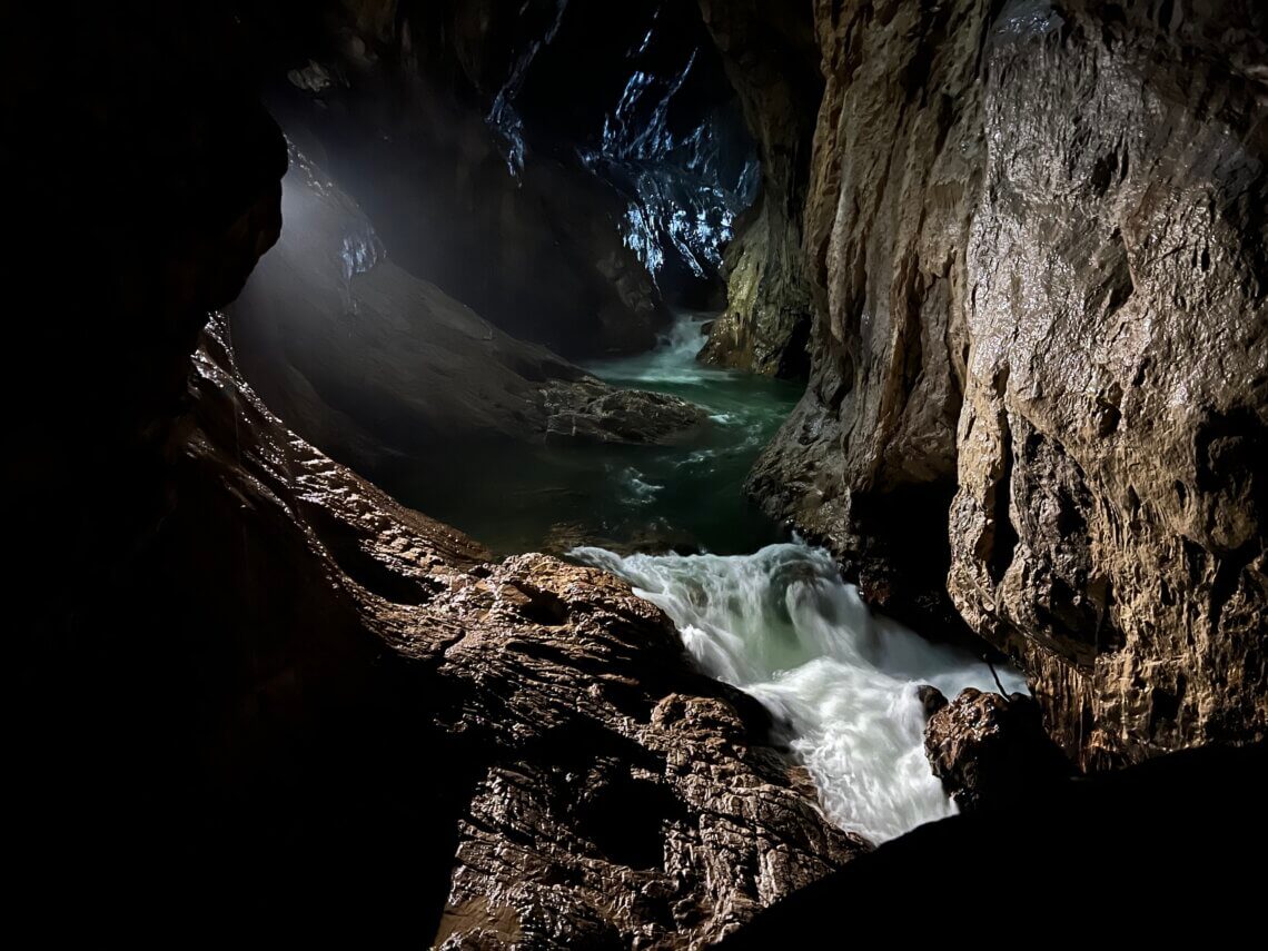 Eigenlijk een kloof in een grot, surrealistisch! 