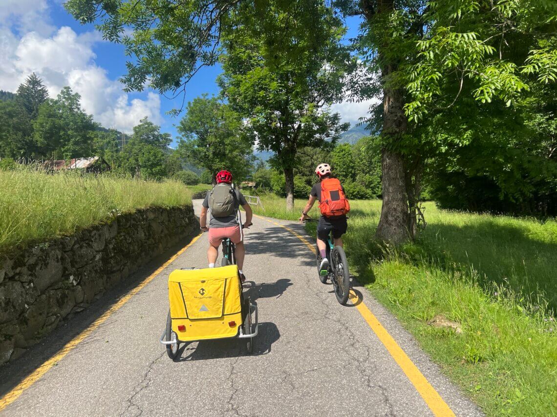 We fietsen eerst van Mezzana naar Pellizzano.