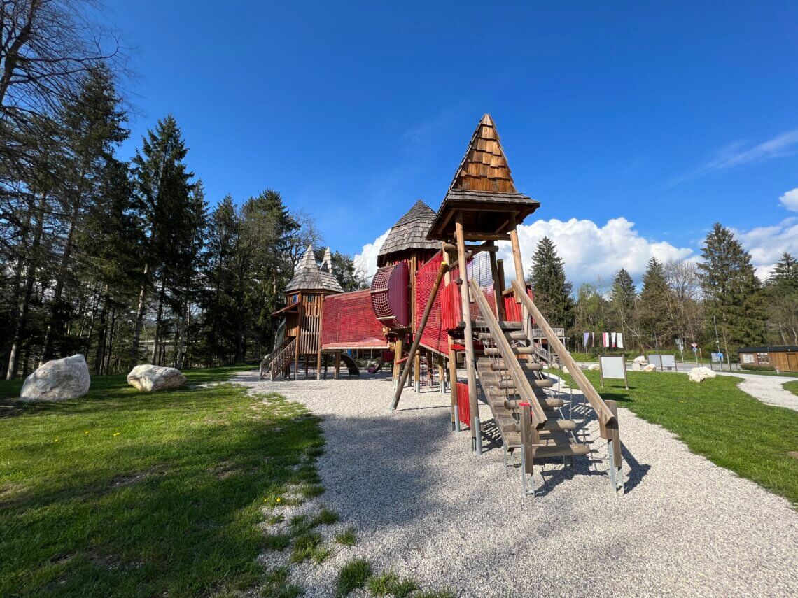 Speeltuin bij Rivercamping Bled 