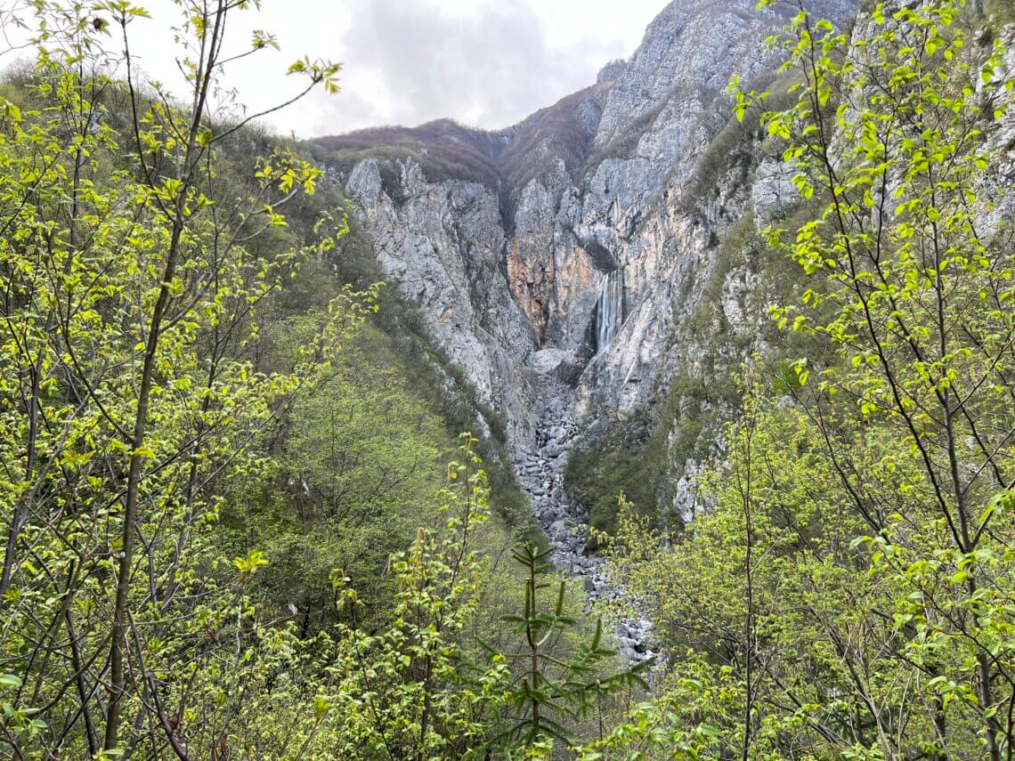 Slap Boka is de hoogste waterval van Slovenië.