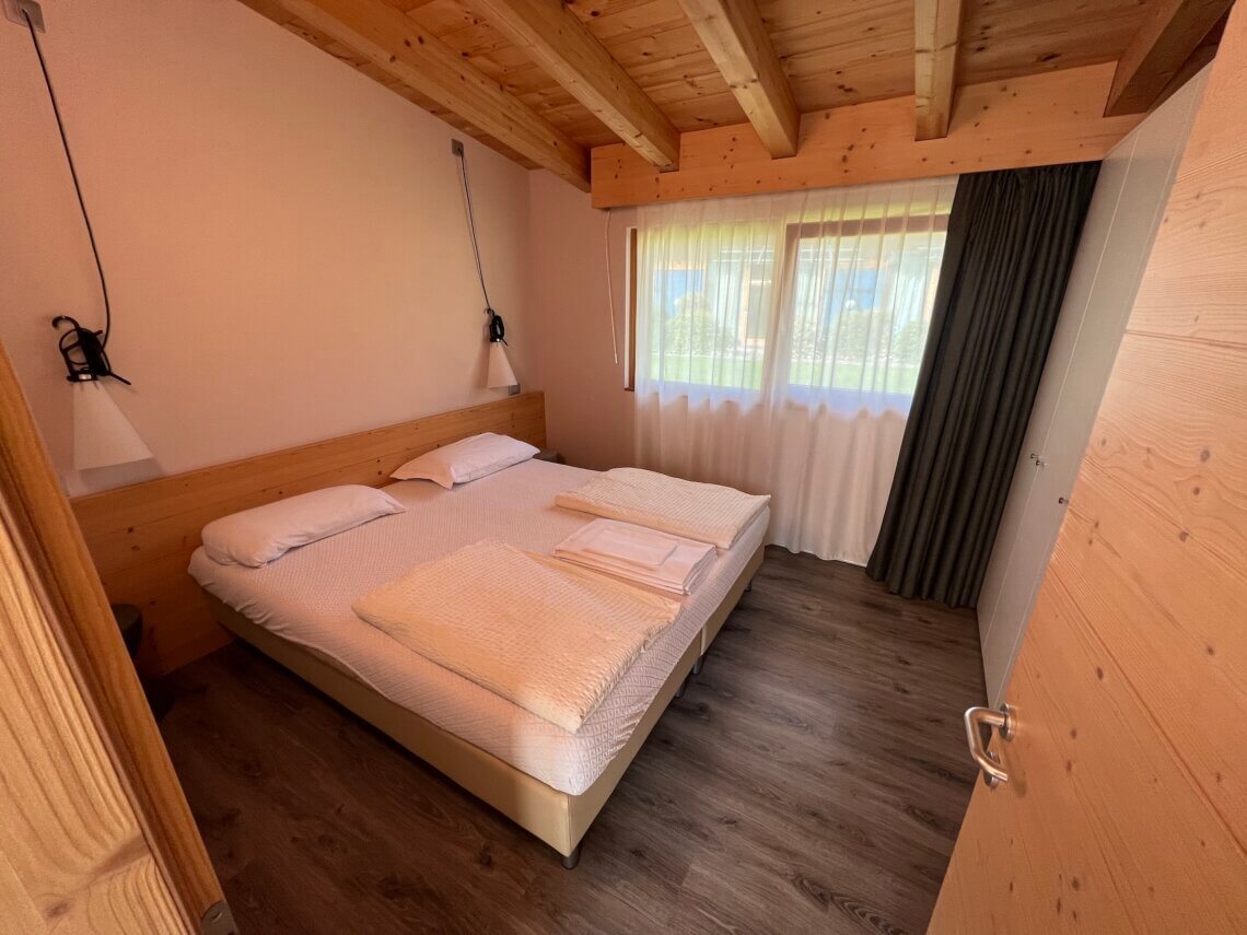 Een prima 'ouderkamer' met goede bedden.