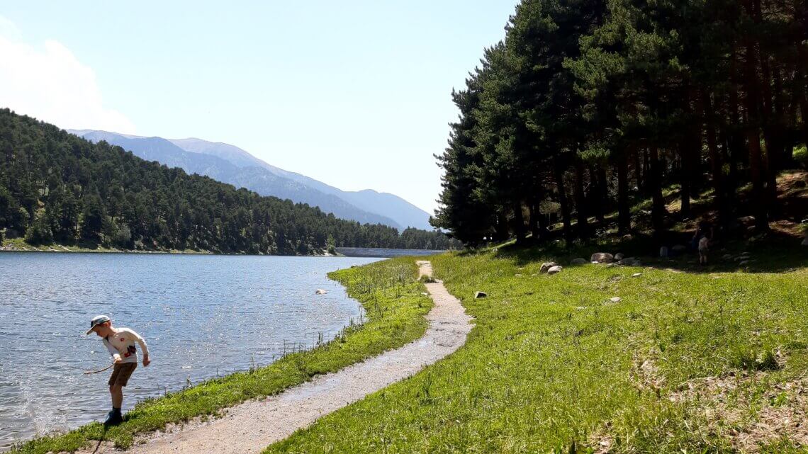 Tegen de verwachting in, is het ook fijn fietsen in Andorra met kinderen.