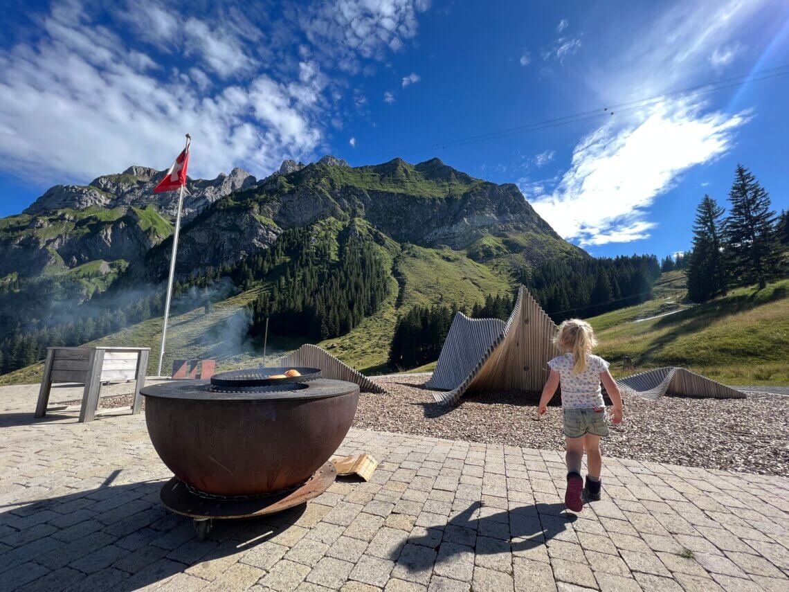 Er zijn meerdere grillplekken en uitzicht op de prachtige Pilatus!