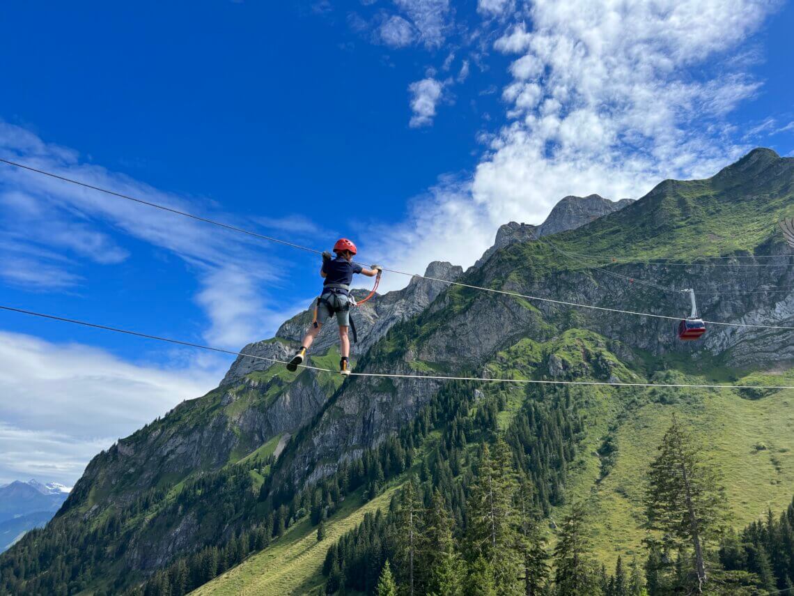 Het klimpark bij Fräkmüntegg is prachtig en kijk dat uitzicht op de Pilatus!